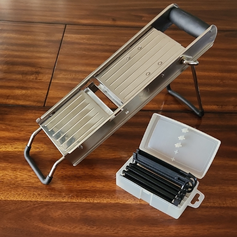 MIU France Professional  Stainless Steel Mandoline 6- Slicer with Black Handle